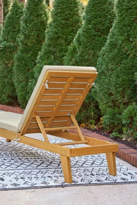 Light Brown Chaise Lounge with Cushion T612