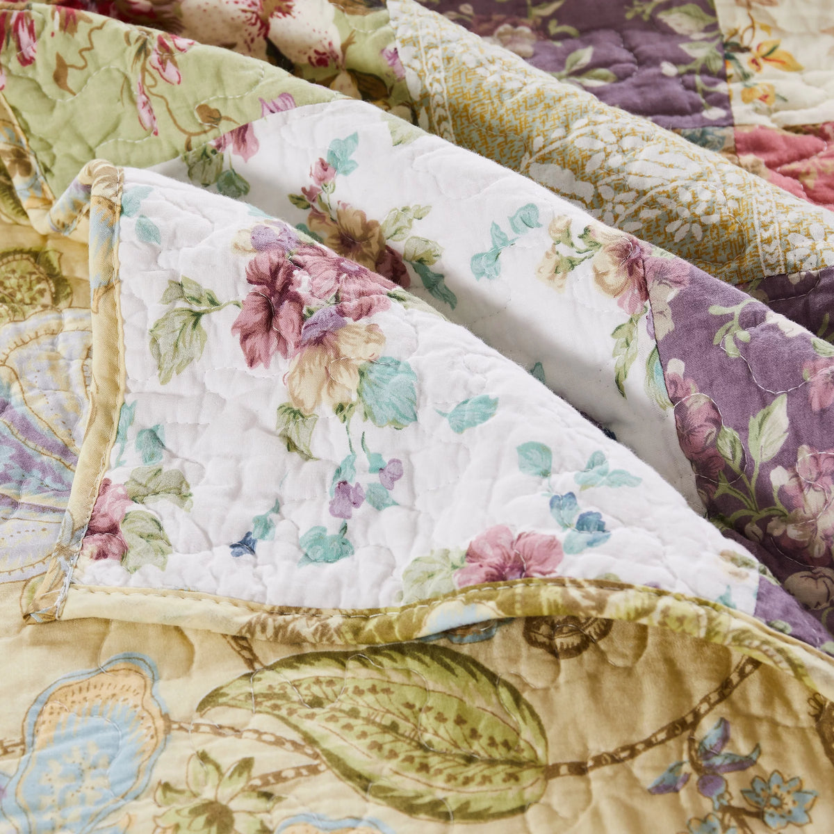 100% Cotton Patchwork Quilt and Pillow Sham Set L21472