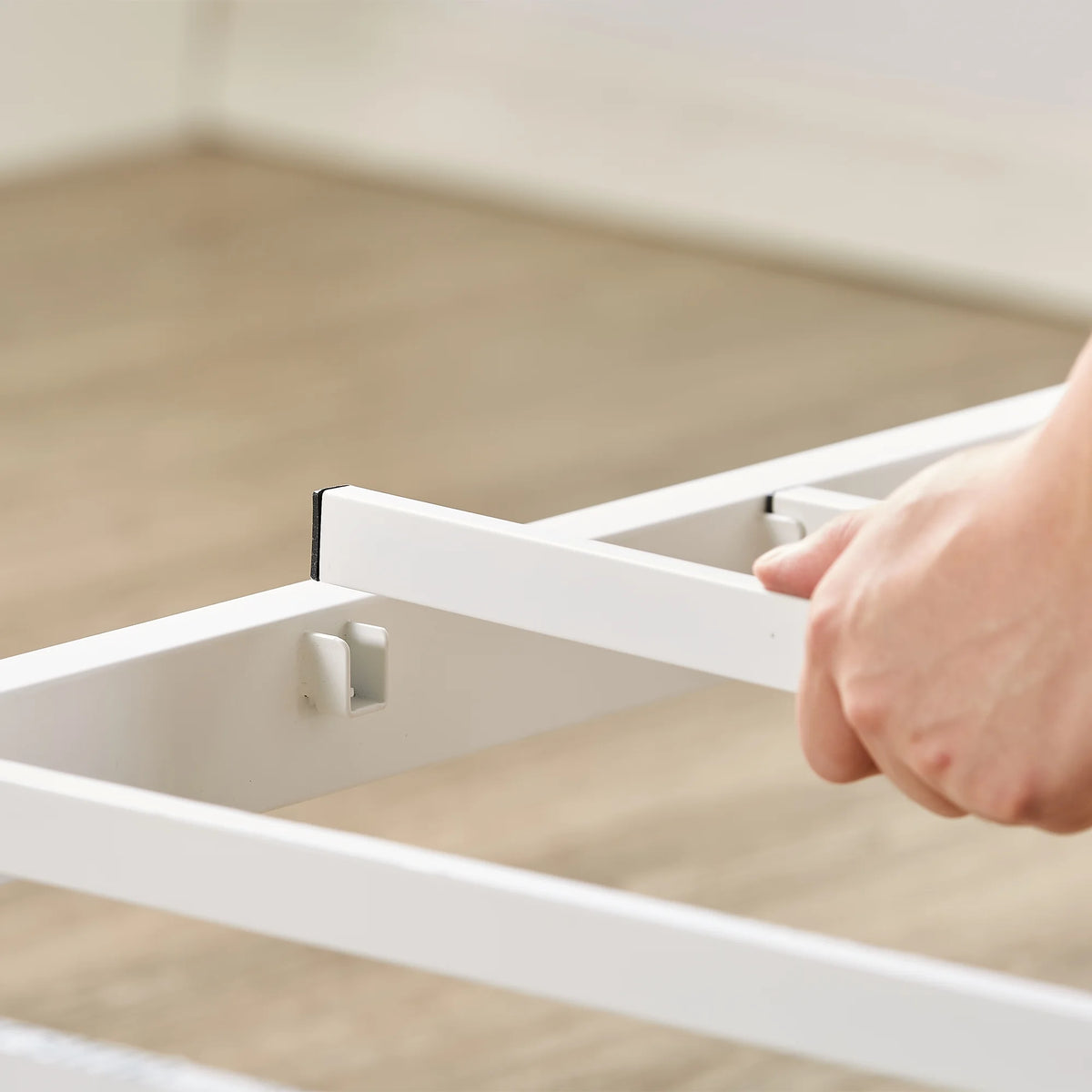 King White Metal Platform Bed Frame O452