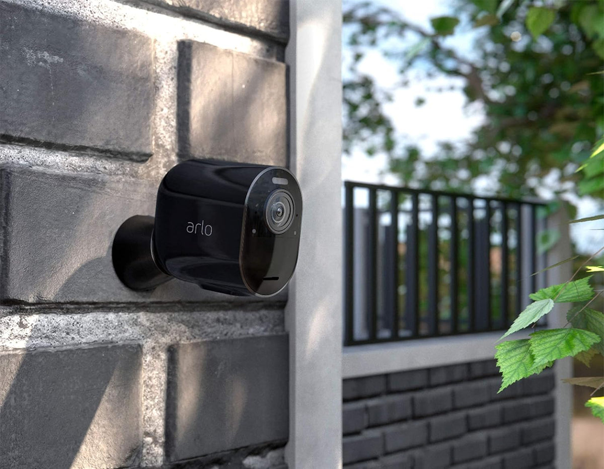 4K UHD Wire-Free Security Camera System I2196
