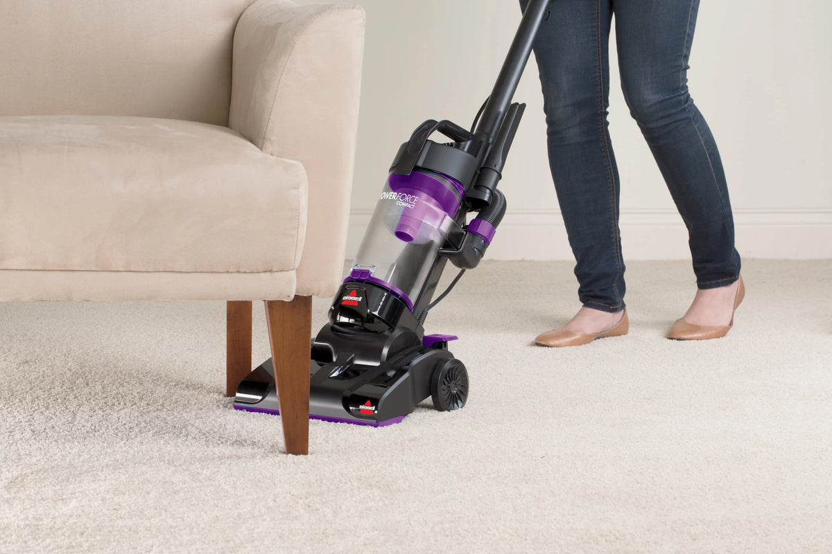 Compact Bagless Vacuum L732518