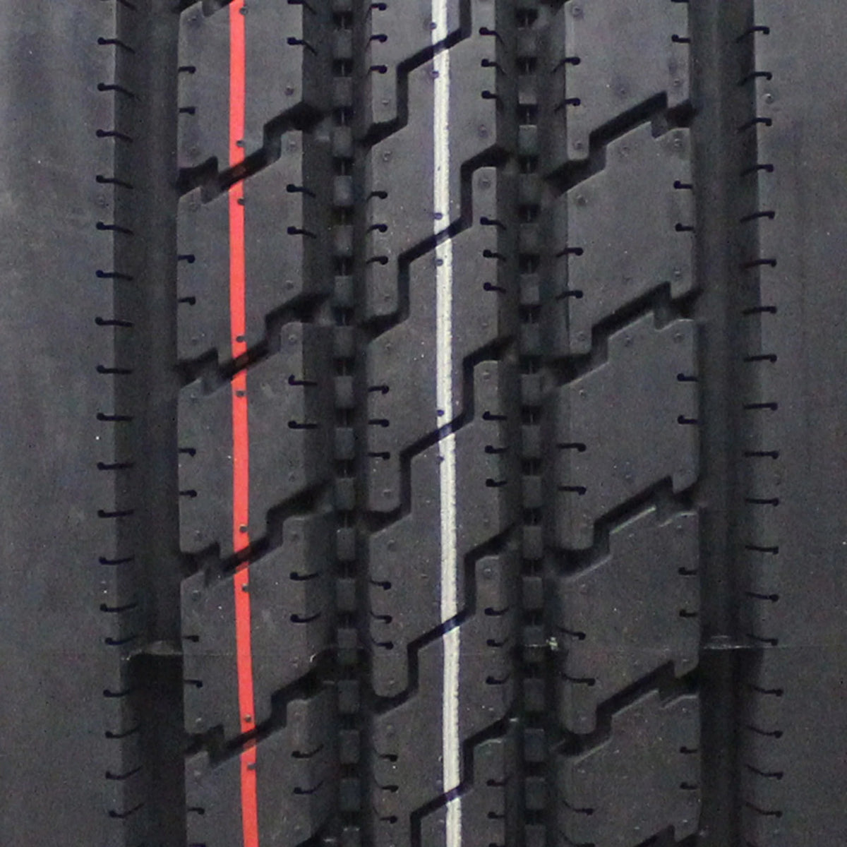 245/70R19.5 Commercial Tire Q6386