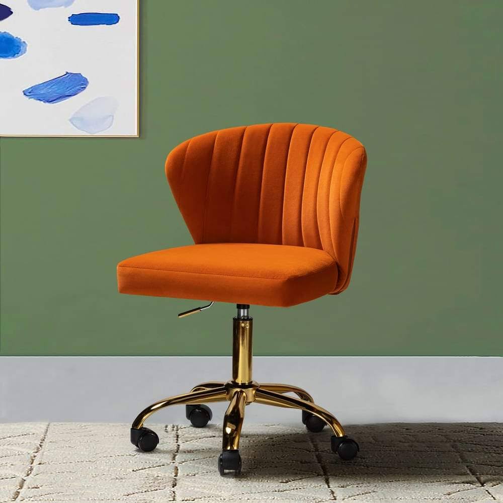 Ivory Swivel Task Chair Q606